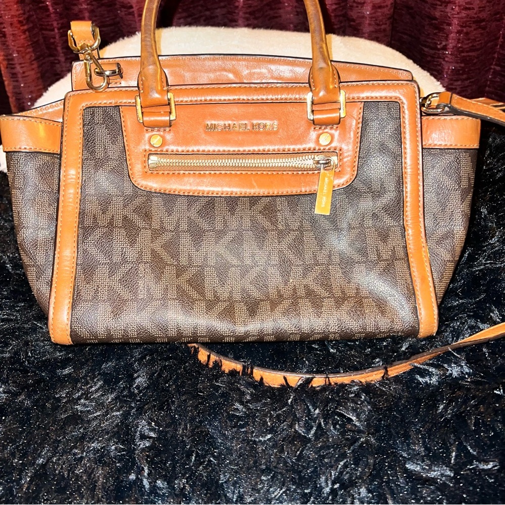 Michael Kors Jet Set Logo Signature Selma Crossbody